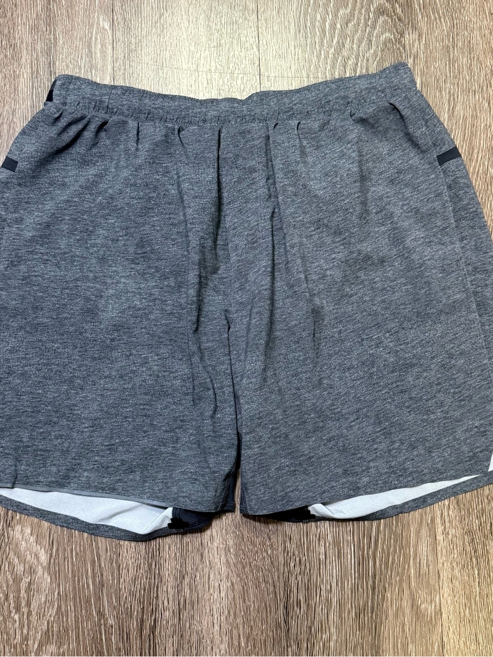 Lululemon License to Train Shorts Mens Sz Large Gray Athletic Running Athleisure